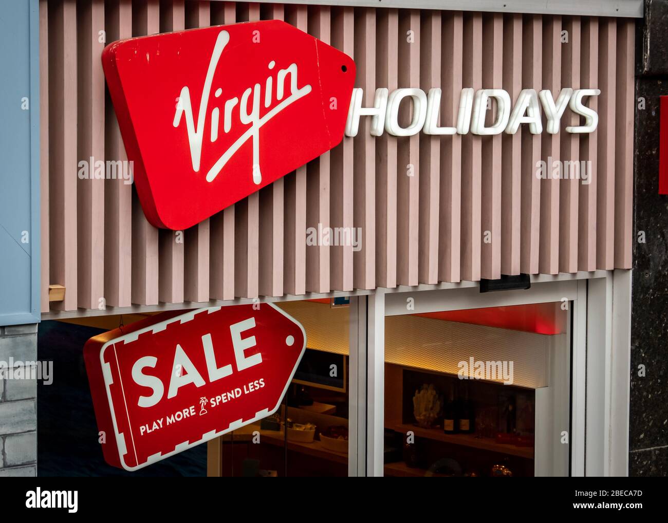 LONDRES- JANVIER 2020: Virgin Holidays, une agence de voyage sous le groupe Virgin Banque D'Images