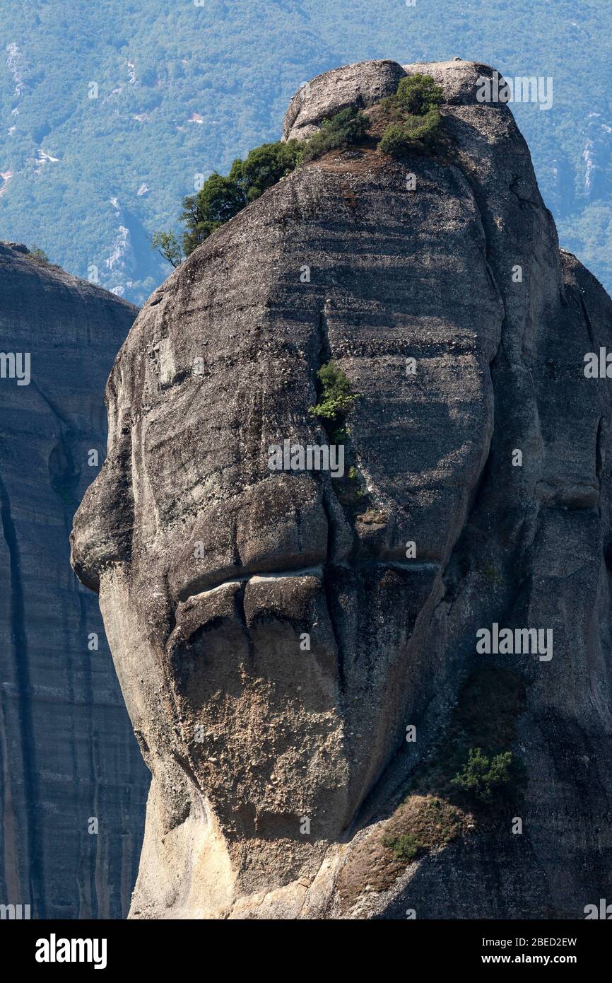 Meteora, formation de roches bien connue en Grèce centrale, géologie spectaculaire, complexe de monastères orthodoxes de l'est, Balkans, Grèce Banque D'Images