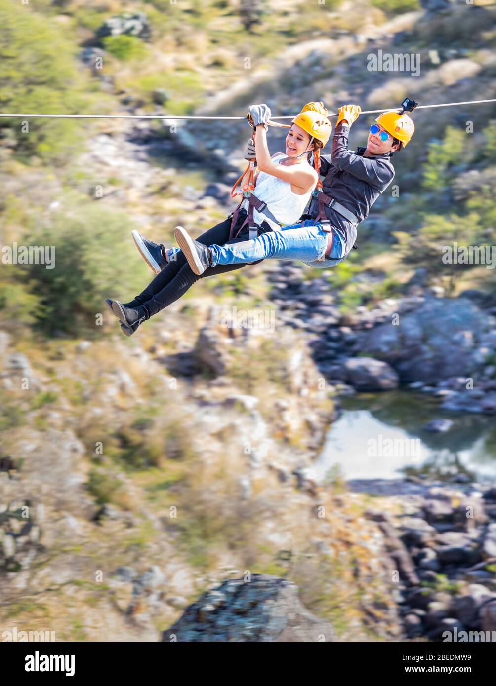 Quelques tyroliennes au-dessus du Cañon Aguila Cola Roja (Red Tait Eagle Canyon) près de San Miguel de Allende, Mexique. Banque D'Images
