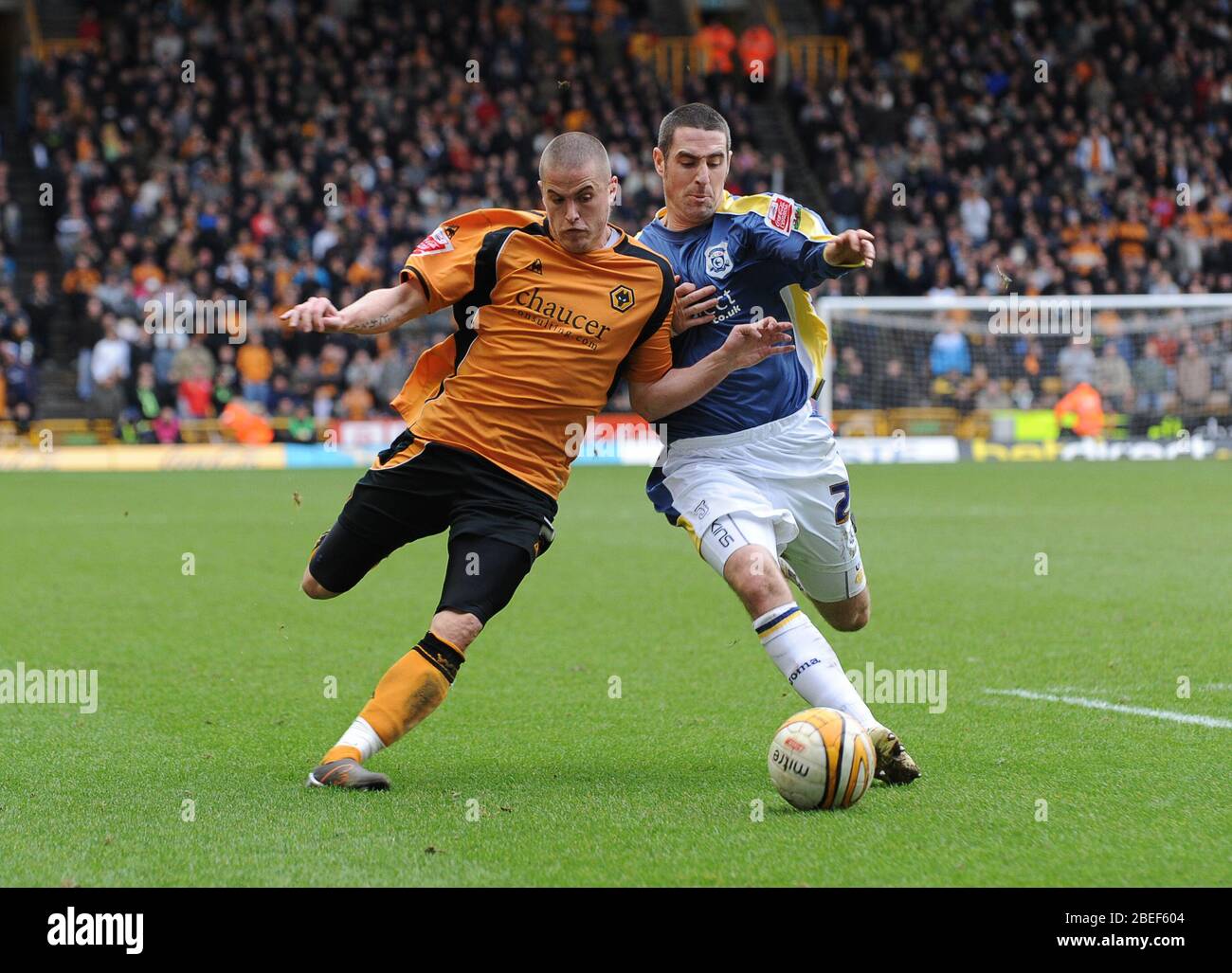 Le footballeur Michael Killy et Mark Kennedy Wolverhampton Wanderers contre Cardiff Ville Banque D'Images