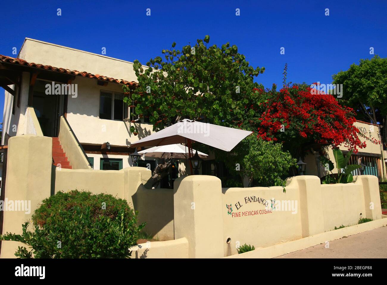 San Diego, 20 AOÛT 2009 - vue sur le soleil du joli bâtiment de la vieille ville Banque D'Images