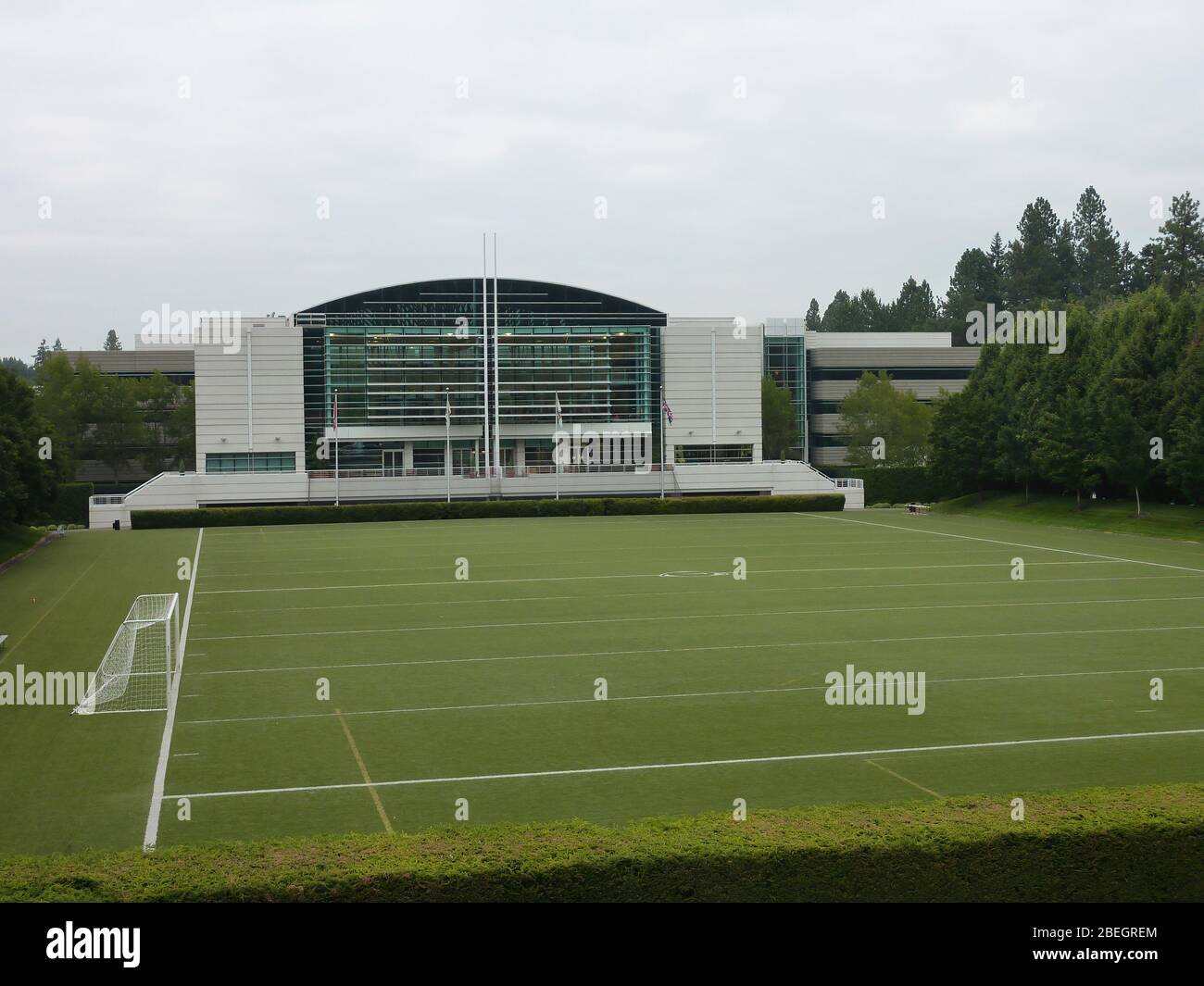 Oregon, 7 AOÛT 2009 - vue extérieure d'un de football Nike du siège social Nike World Photo Stock - Alamy