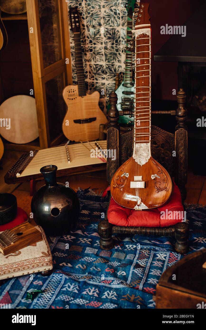 Sitar instruments Banque de photographies et d’images à haute
