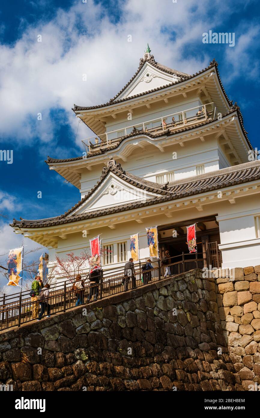 Les touristes visitent le parc du château d'Odawara dans la région de Kanto Banque D'Images