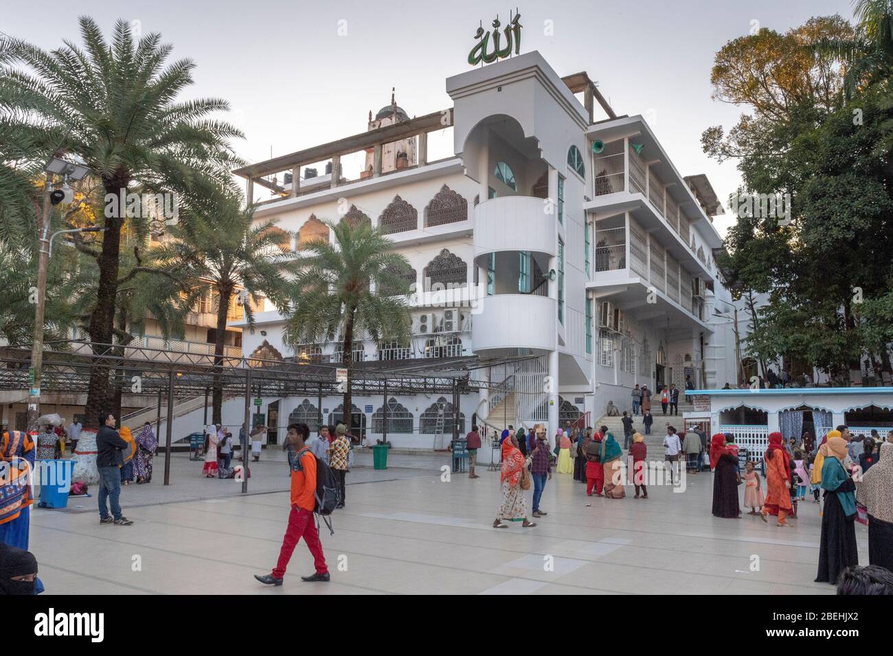 Entrée de la Mosquée, Hazrat Shahjalal Mazar Sharif, tombe de Hazrat Shah Jalal, Sylhet, Bangladesh Banque D'Images