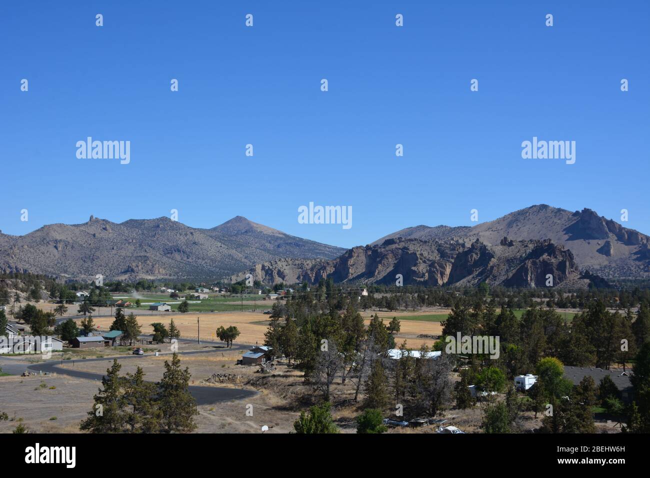 L'approche du parc national Smith Rock près de Bend, Oregon, États-Unis Banque D'Images