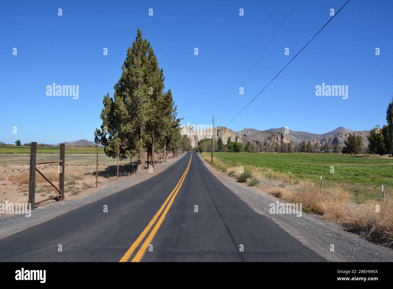 L'approche du parc national Smith Rock près de Bend, Oregon, États-Unis Banque D'Images