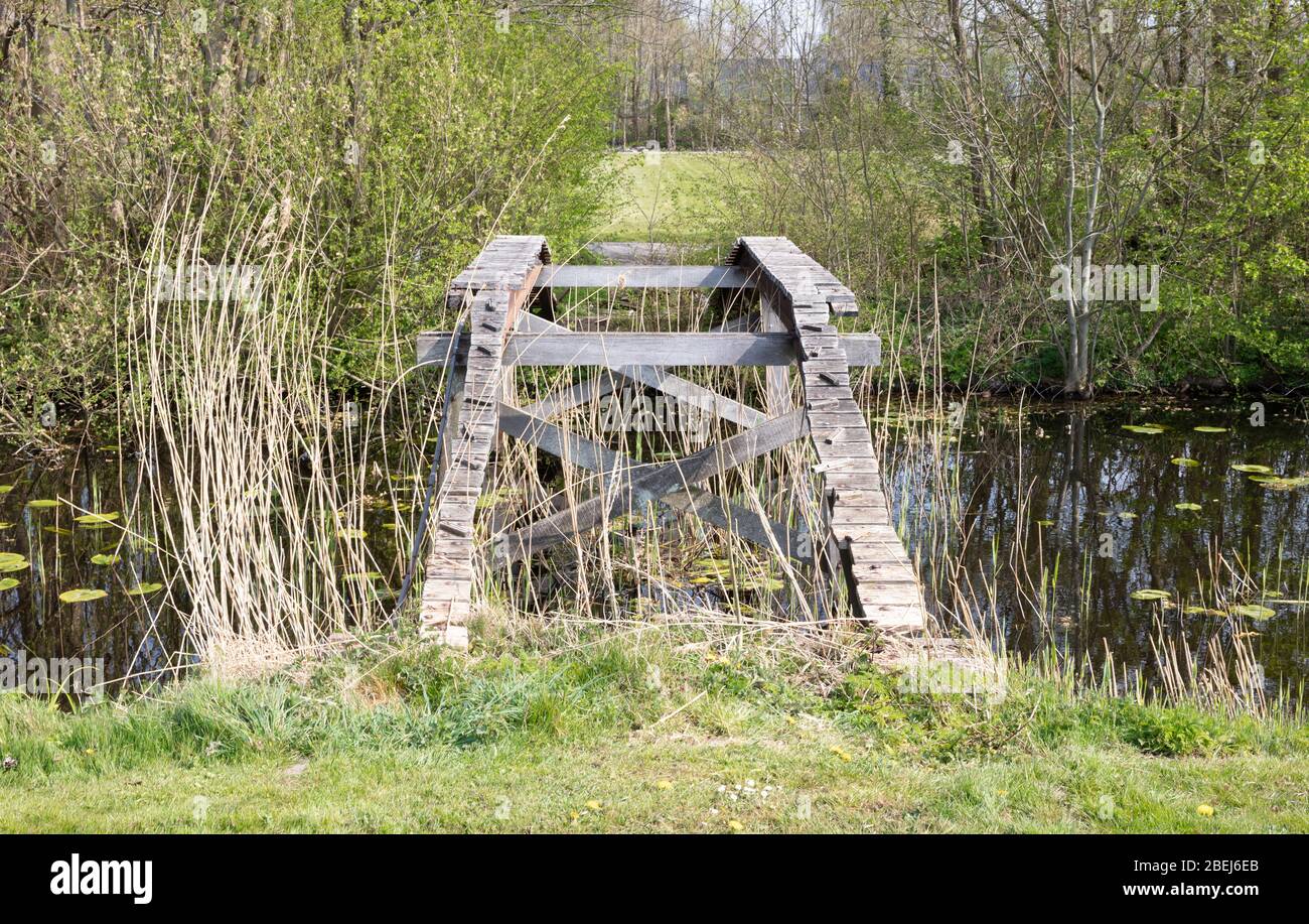 Pont utilisé par les véhicules 4 x 4, ne faites aucune erreur! - Pays-Bas Banque D'Images