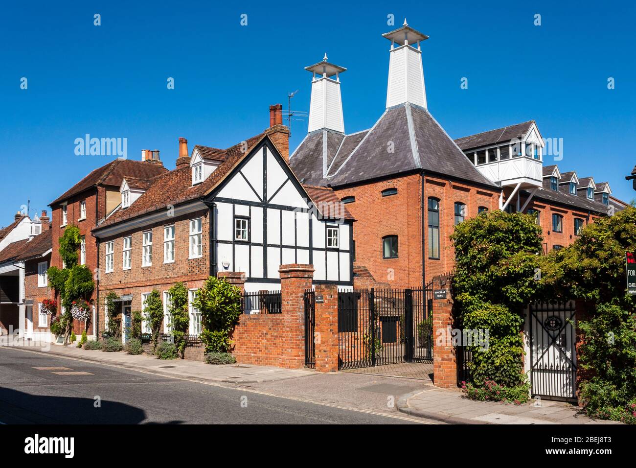 Centre-ville brasserie transformée malt House, propriété, maisonnettes à Henley-on-Thames, Oxfordshire, Angleterre, GB, Royaume-Uni. Banque D'Images