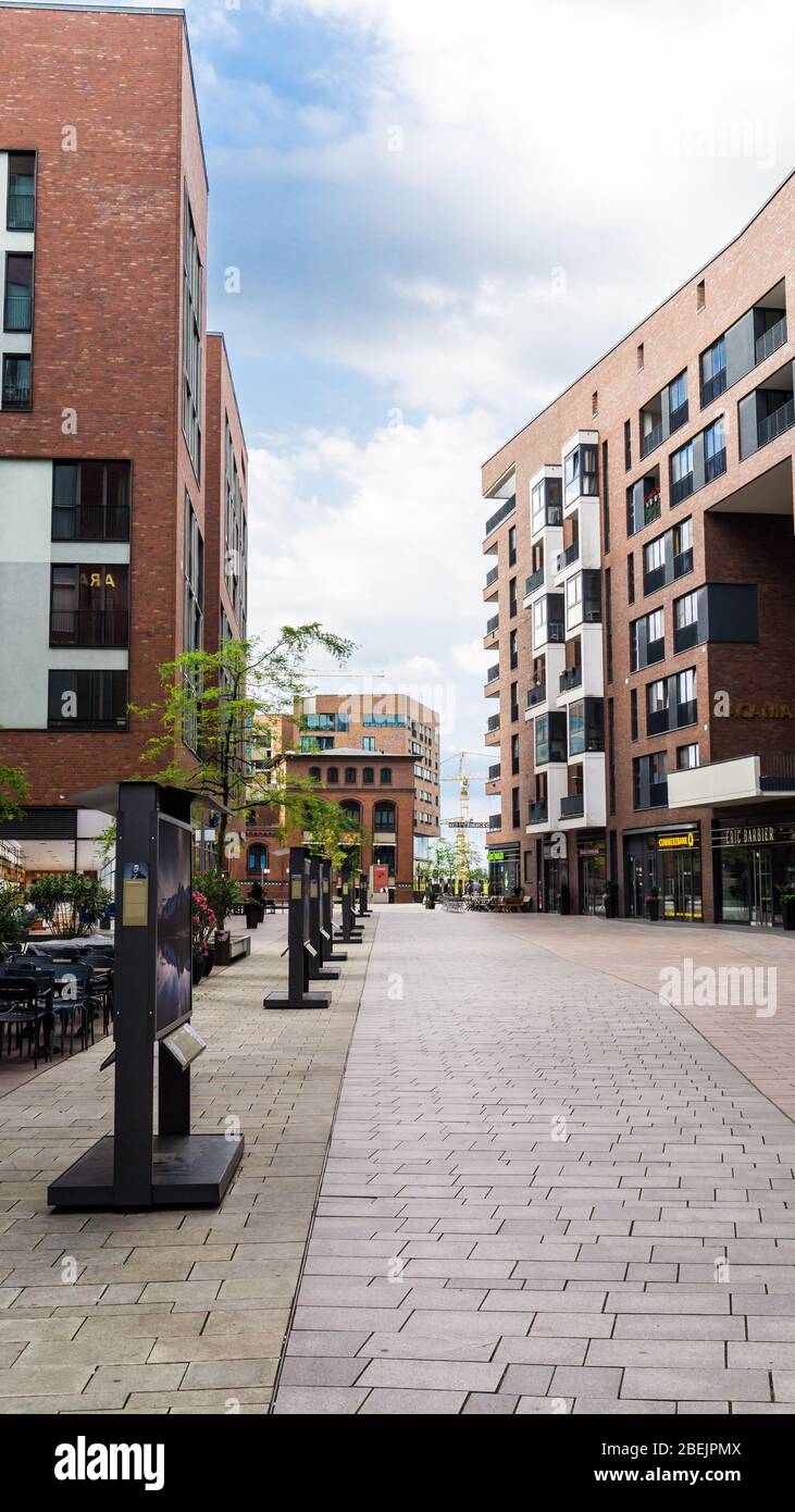 HAMBOURG, ALLEMAGNE - 23 juin 2019 promenade commerçante dans le quartier portuaire de HafenCity Banque D'Images