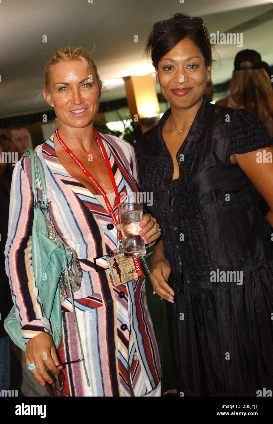 Meg Mathews et Lisa I'Anson photographiés lors de la fête des femmes au championnat de golf ouvert gallois au Celtic Manor Resort, Newport, aujourd'hui (samedi 5/6/04). © 2004 Roger Donovan, Photos des médias Banque D'Images