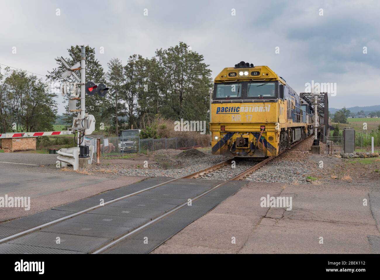 Un diesel de fret ferroviaire locomotive classe 92 transportant le charbon vers le port de Newcastle à partir de mines dans la partie supérieure de la Hunter Valley en Nouvelle Galles du Sud, Australie Banque D'Images