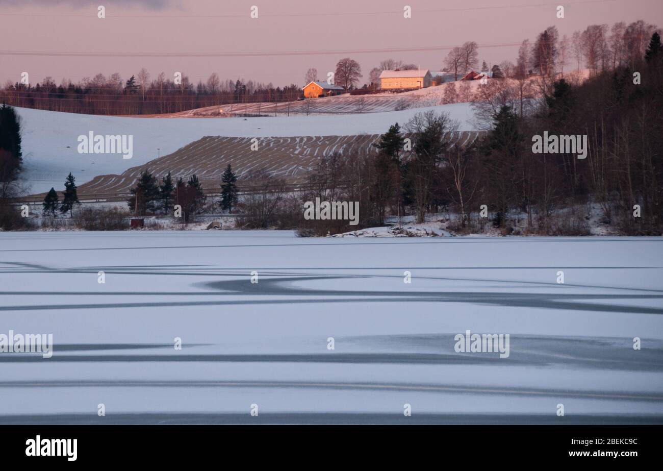 Ski, Norvège 17 décembre 2009 : hiver difficile en Norvège, lac gelé dans le sud-est de la Norvège Banque D'Images