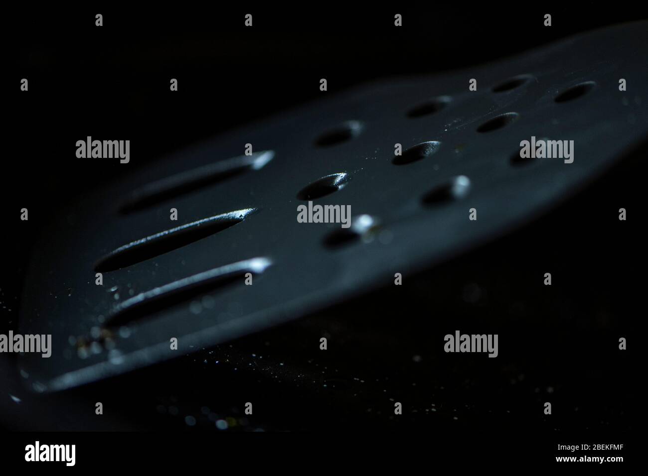 spatule à tranche de poisson anti-adhésive Banque D'Images