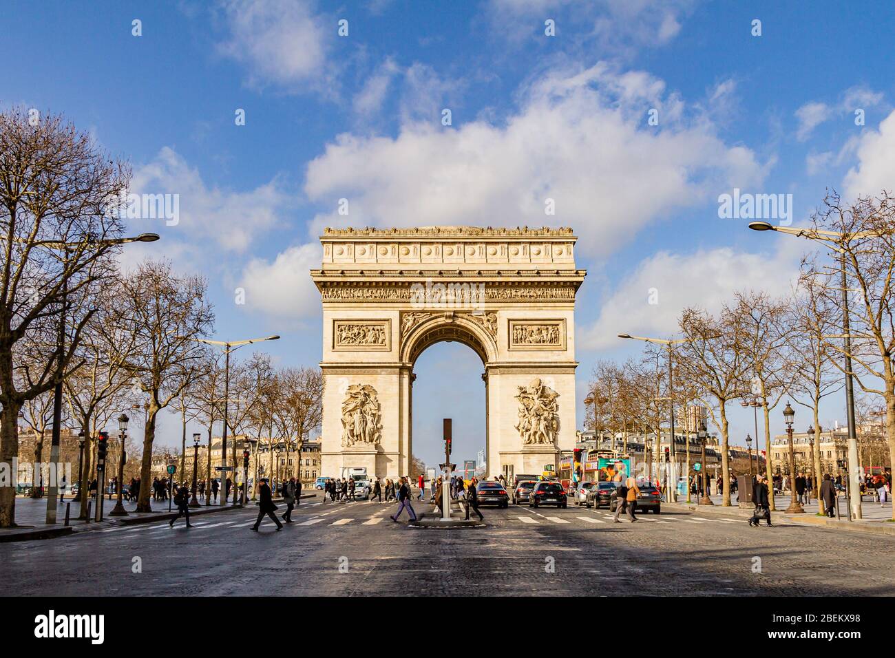 L'Arc de Triomphe sur les champs-Élysées, Paris, France. Février 2020. Banque D'Images