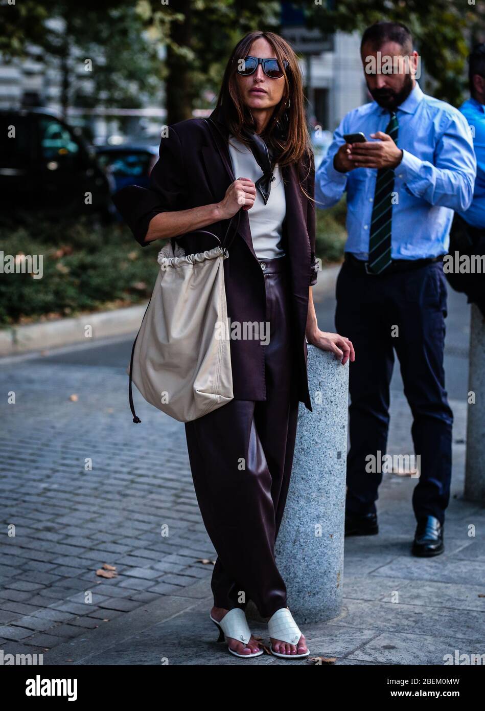 MILAN Italie 18 septembre 2019 Chloe Harauche dans la rue pendant la semaine de la mode de Milan Photo Stock Alamy