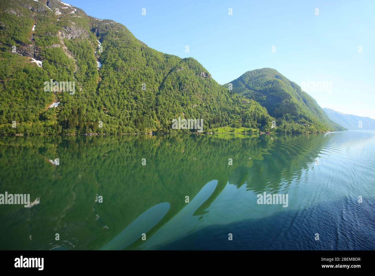 Le Sogneffjord ou Sognefjorden, surnommé roi des Fjords, le fjord le plus grand et le plus profond de Norvège. Situé dans le comté de Vestland, en Norvège occidentale. Banque D'Images