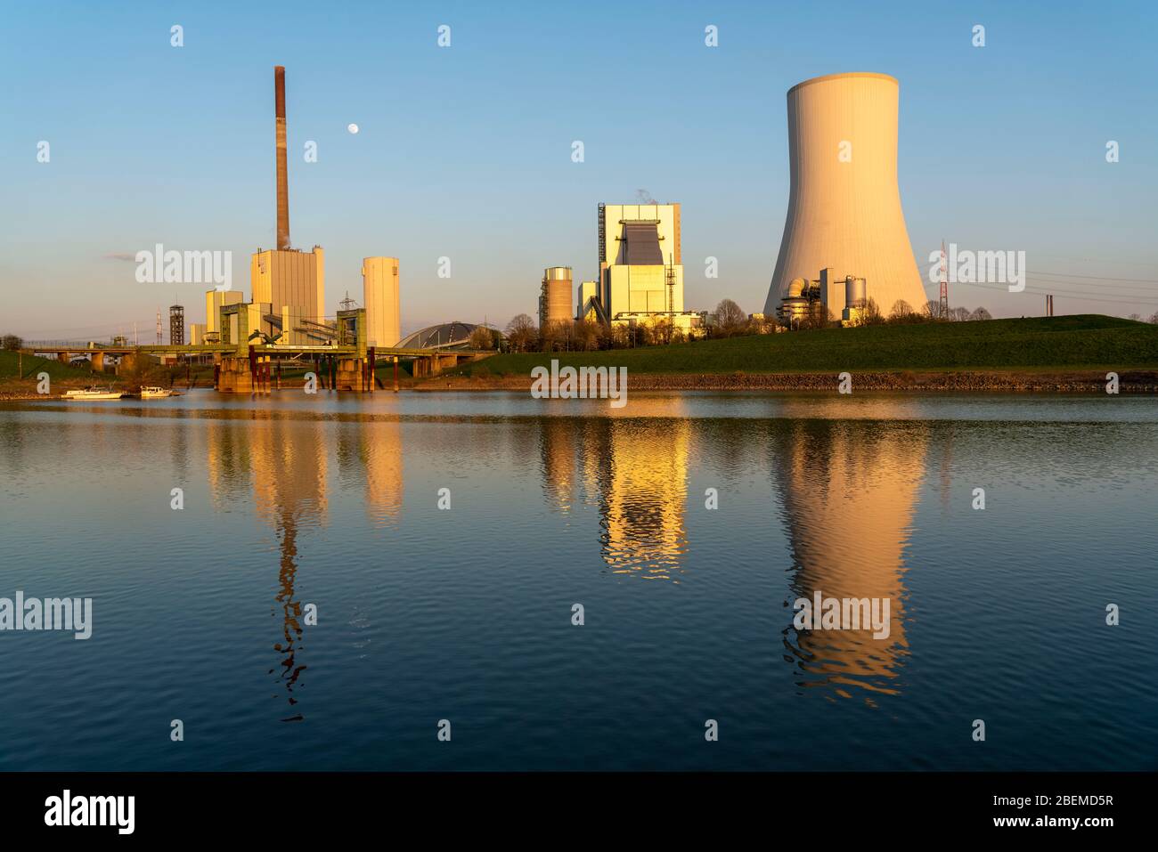 CENTRALE électrique AU charbon STEAG Walsum, centrale électrique et thermique combinée, électricité et chauffage urbain, Duisburg Allemagne, Banque D'Images