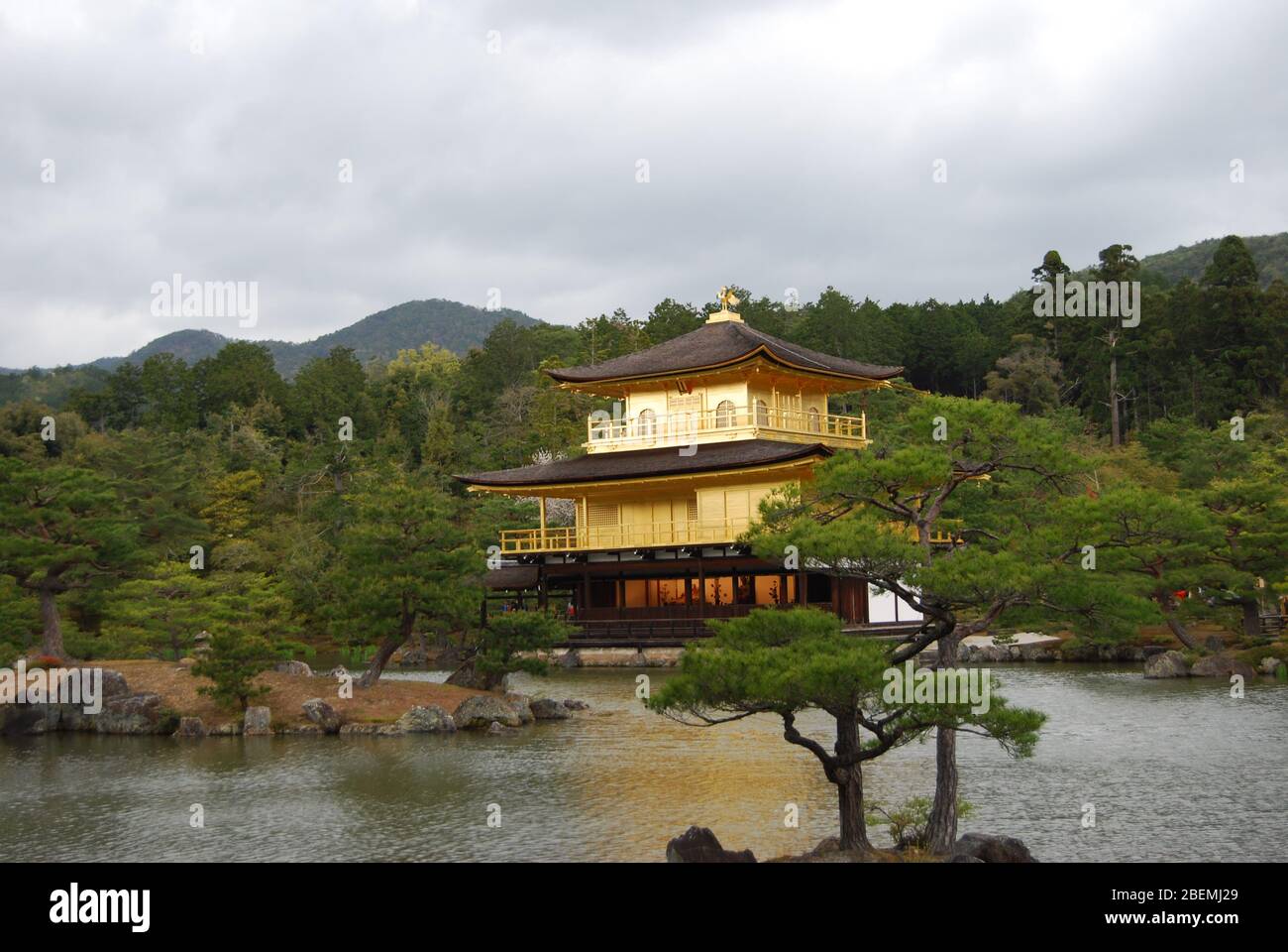 Kinkaku ou Golden Palace à Kyoto Banque D'Images