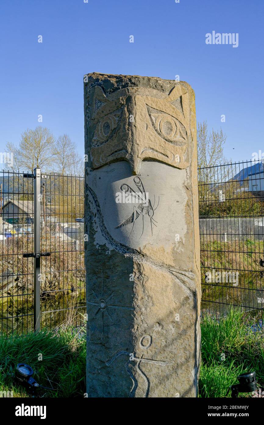 Totem post, North Shore Spirit Trail, section de Mosquito Creek, North Vancouver (Colombie-Britannique), Canada Banque D'Images