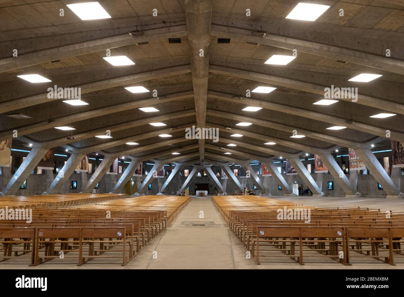 Basilica of st pius x Banque de photographies et d’images à haute résolution Alamy