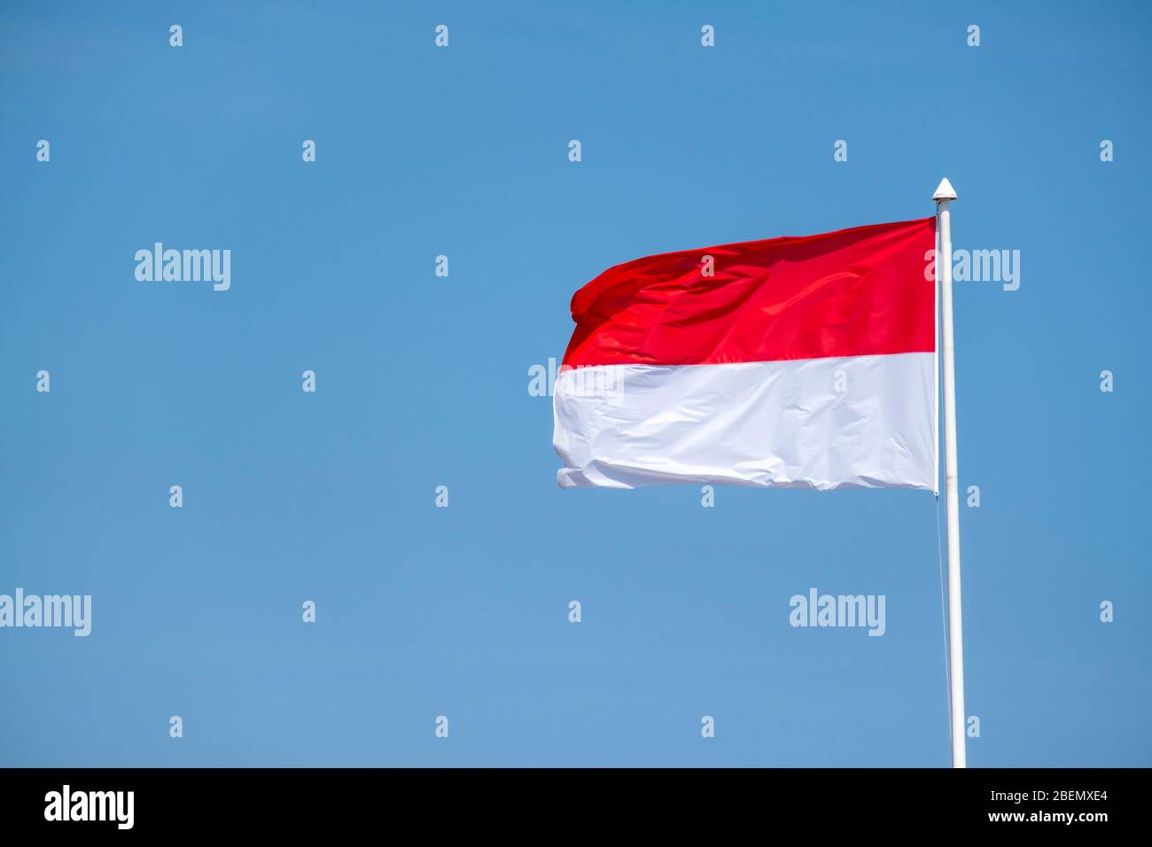 Monaco drapeau national de la planche au vent Banque D'Images