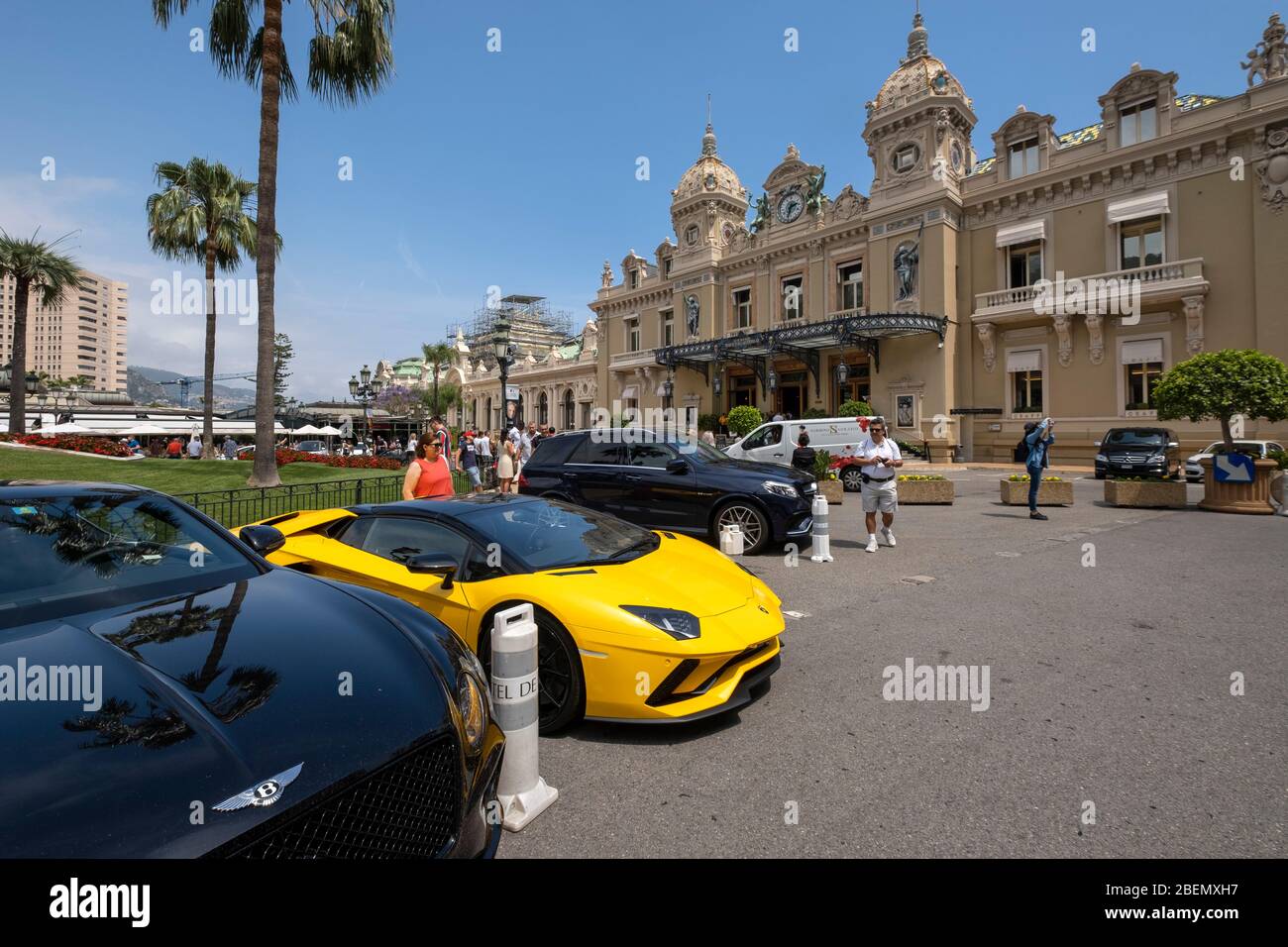 Parking de luxe à l'extérieur du casino Monte Carlo, Monaco Banque D'Images