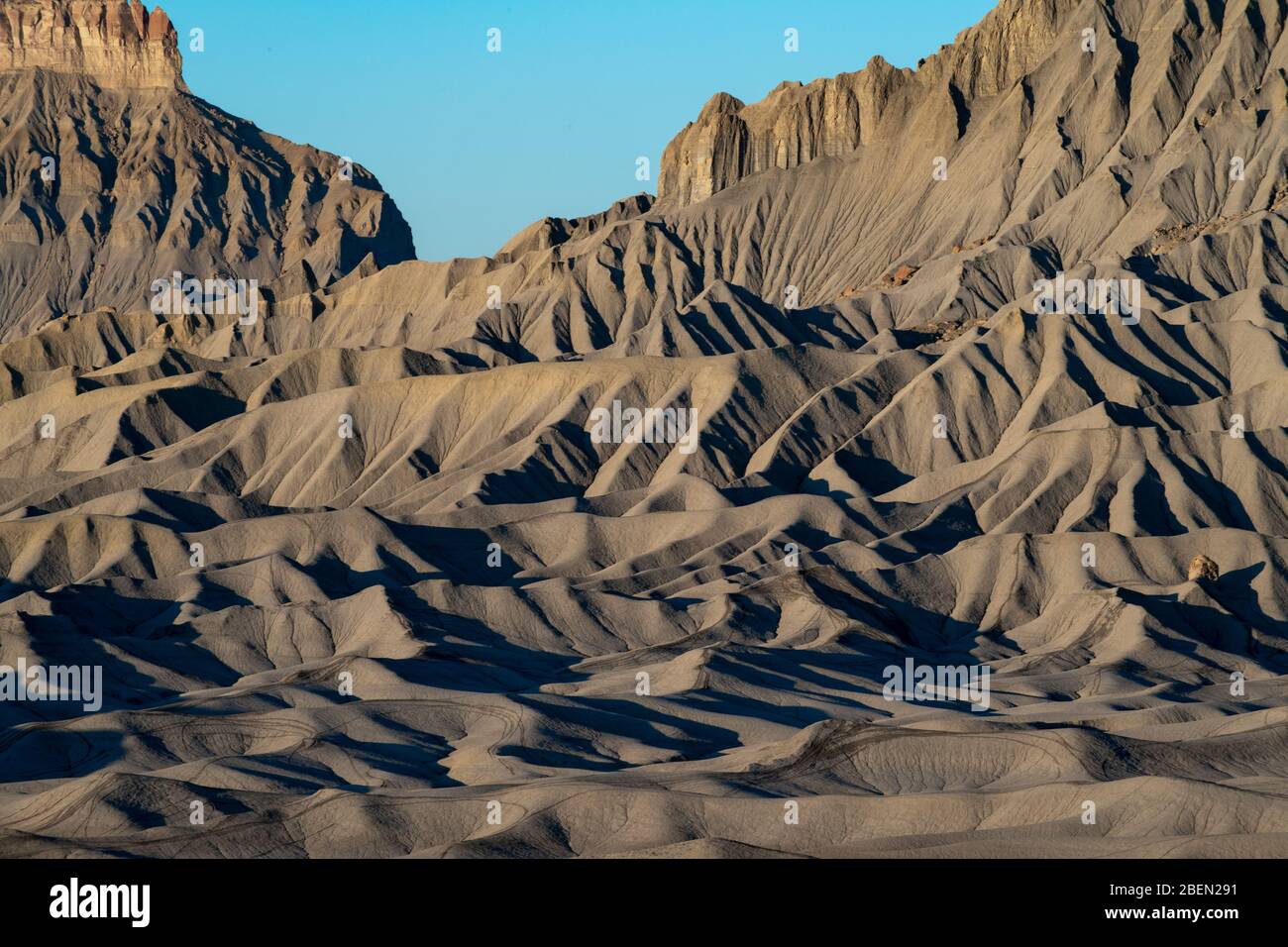 Layed Rock of Factory Butte Utah Banque D'Images