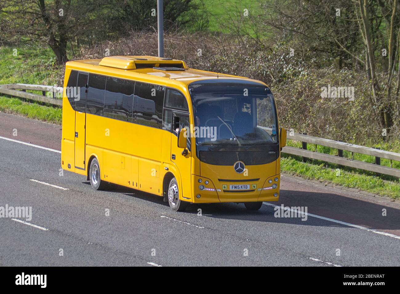 Voyage en autocar Mercedes-Benz Actros 2015 ; opérateur d'autocars interurbain et interrégional sur l'autoroute M 6, Royaume-Uni Banque D'Images