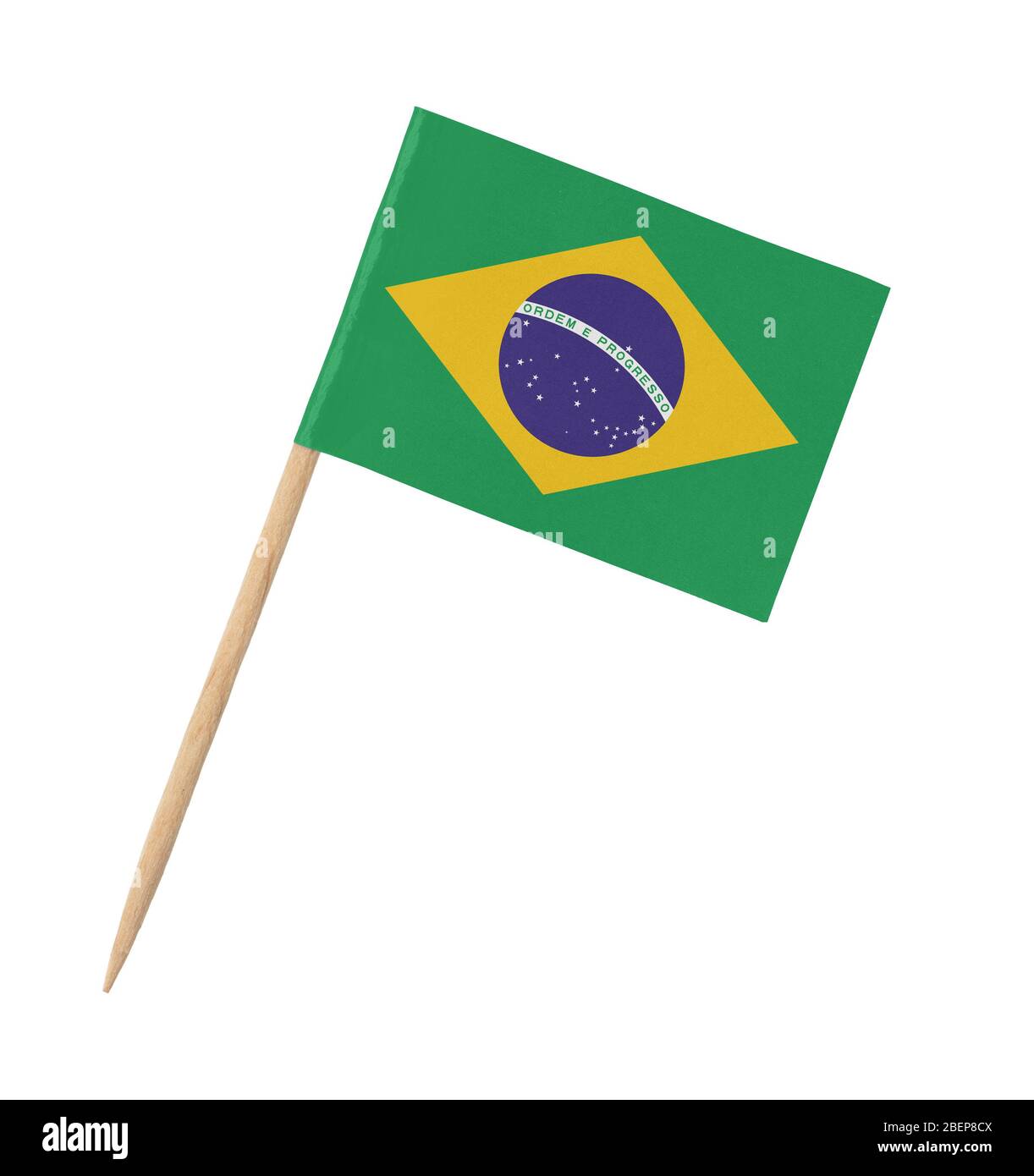 Petit drapeau brésilien sur bâton en bois, isolé sur blanc Banque D'Images Petit drapeau brésilien sur bâton en bois, isolé sur blanc Banque D'Images