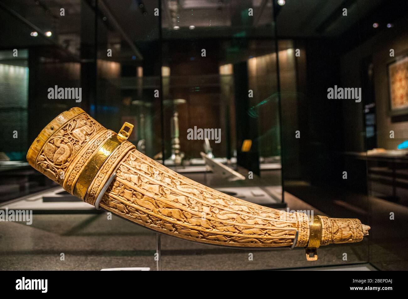 Un cor de chasse à partir de la 11e ou 12e siècle en Italie en ivoire exposée au Musée d'Art Islamique, Doha, Qatar. Banque D'Images