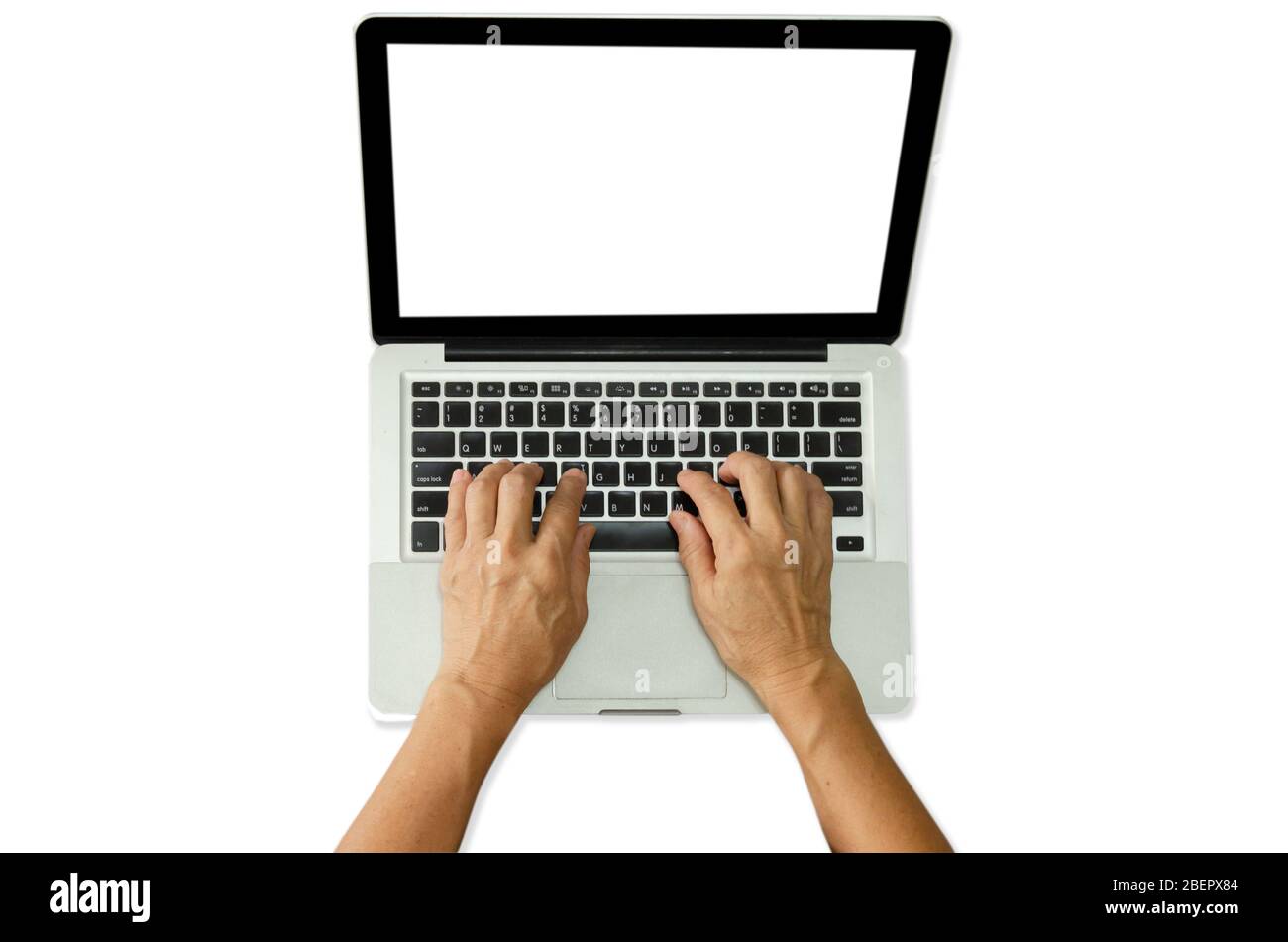 Femme a des mains taper sur un ordinateur portable de clavier sur un fond blanc.chemin d'écrêtage Banque D'Images