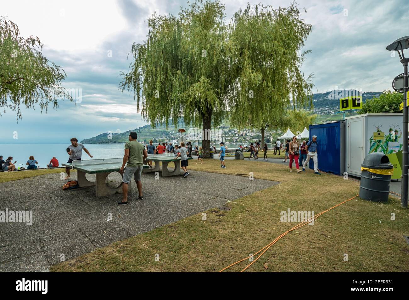 Vevey, Suisse - 27 juillet 2019: Les touristes et les gens du coin célèbrent Fete des Vignerons 2019. Festival traditionnel des traditions culturelles. Organe Banque D'Images