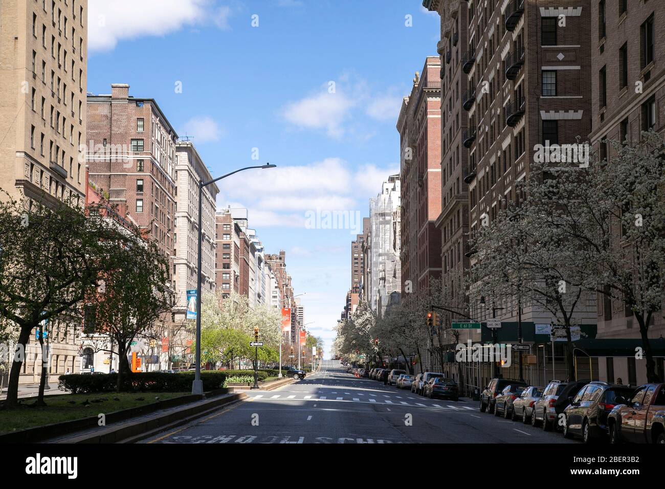 Park Avenue sans circulation pendant le coronavirus, New York. Banque D'Images