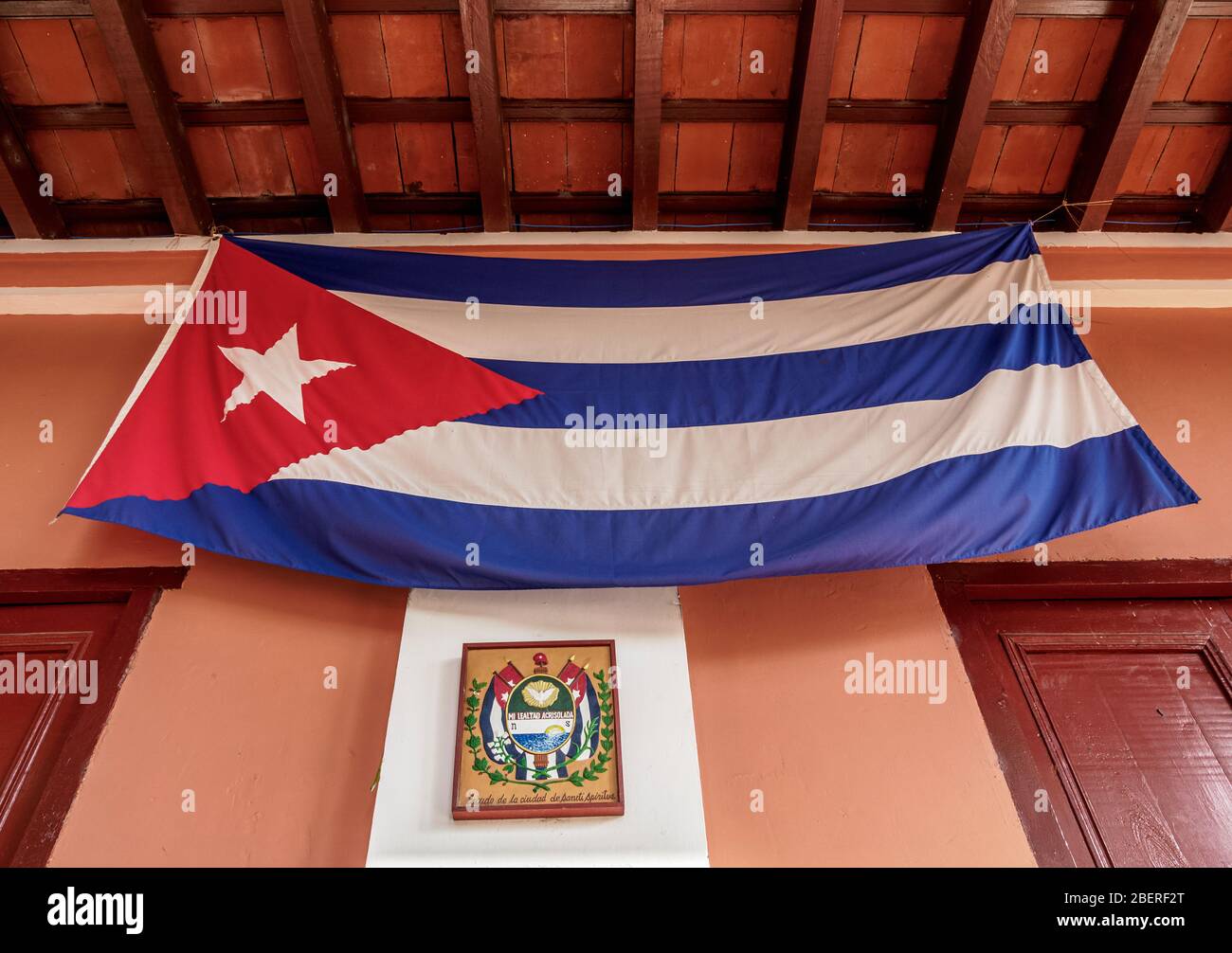 Drapeau cubain à Casa de la Guayabera, Sancti Spiritus, province Sancti Spiritus, Cuba Banque D'Images