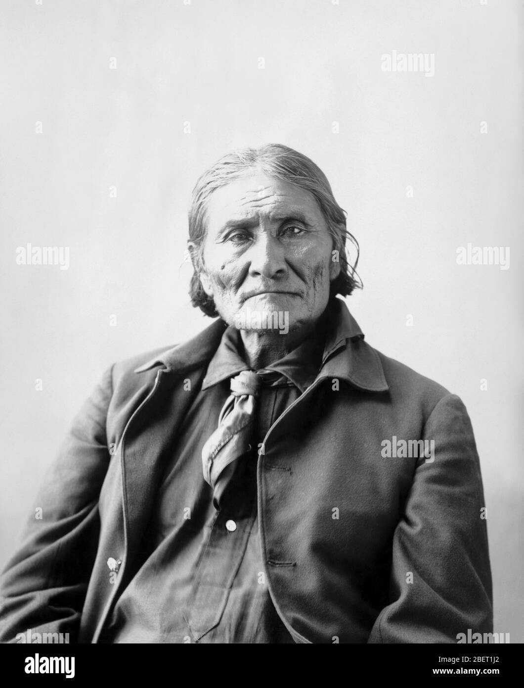 Portrait de Geronimo du groupe Bedonkohe de la tribu Apache. Banque D'Images