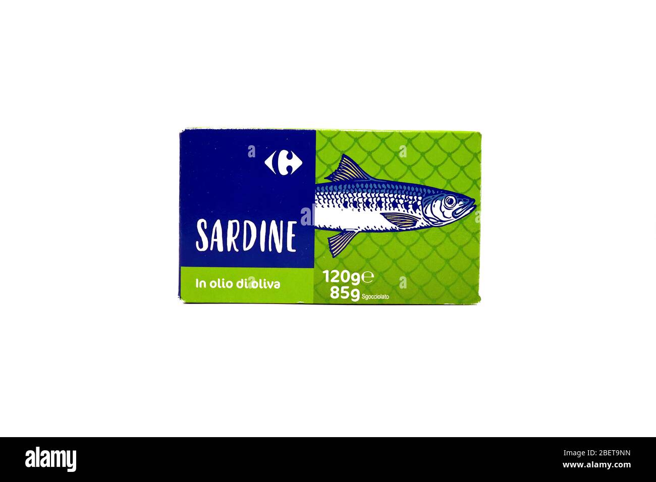 Sardines vendues par LA chaîne de supermarchés CARREFOUR Banque D'Images