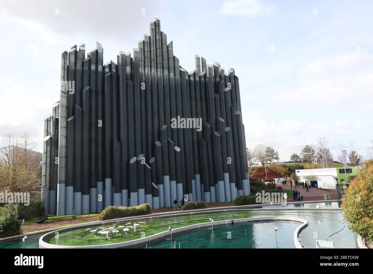 Poitiers Futuroscope, Nouvelle Aquitaine / France - 02 03 2019 : ambiance futuroscope amusante et féerique avec plus de 25 expériences originales en attente f Banque D'Images