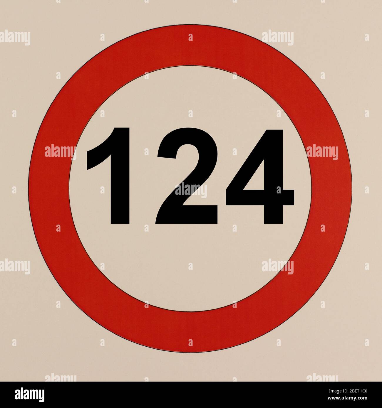 Illustration des Straßenverkehrszeichens 'maximum Geschwindigkeit 124 km pro Stunde' Banque D'Images