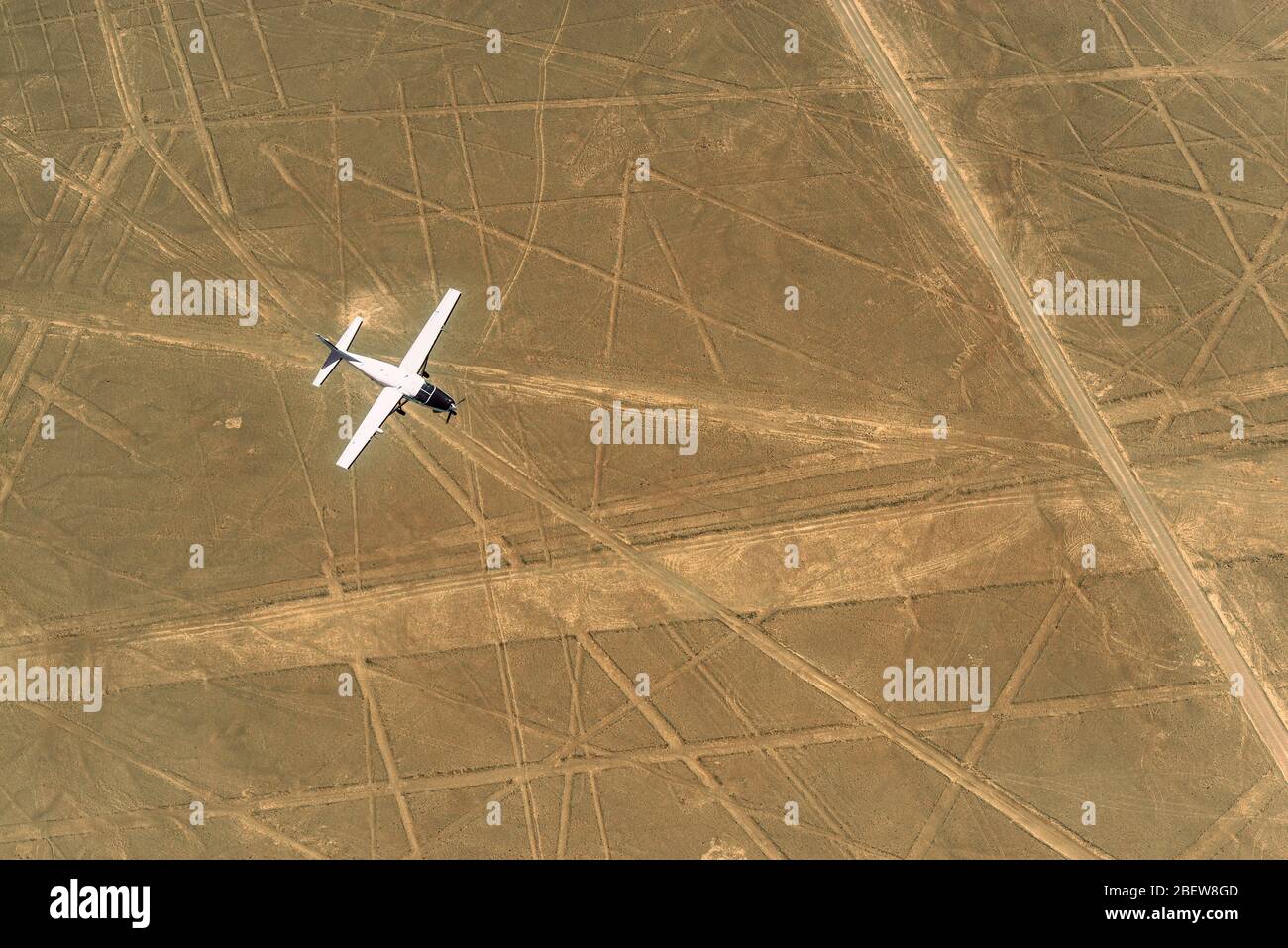 Un avion survolant les lignes nazies avec des touristes, Pérou. Banque D'Images