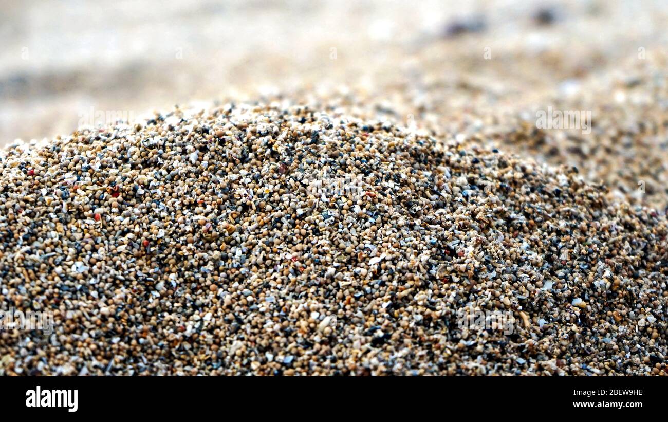 Gros grains de sable sur la plage Banque D'Images