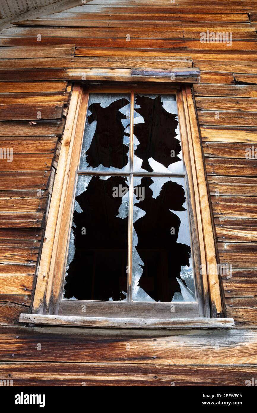 Fenêtre cassée avec des éclats de verre, Alta Ghost Town, Colorado Banque D'Images