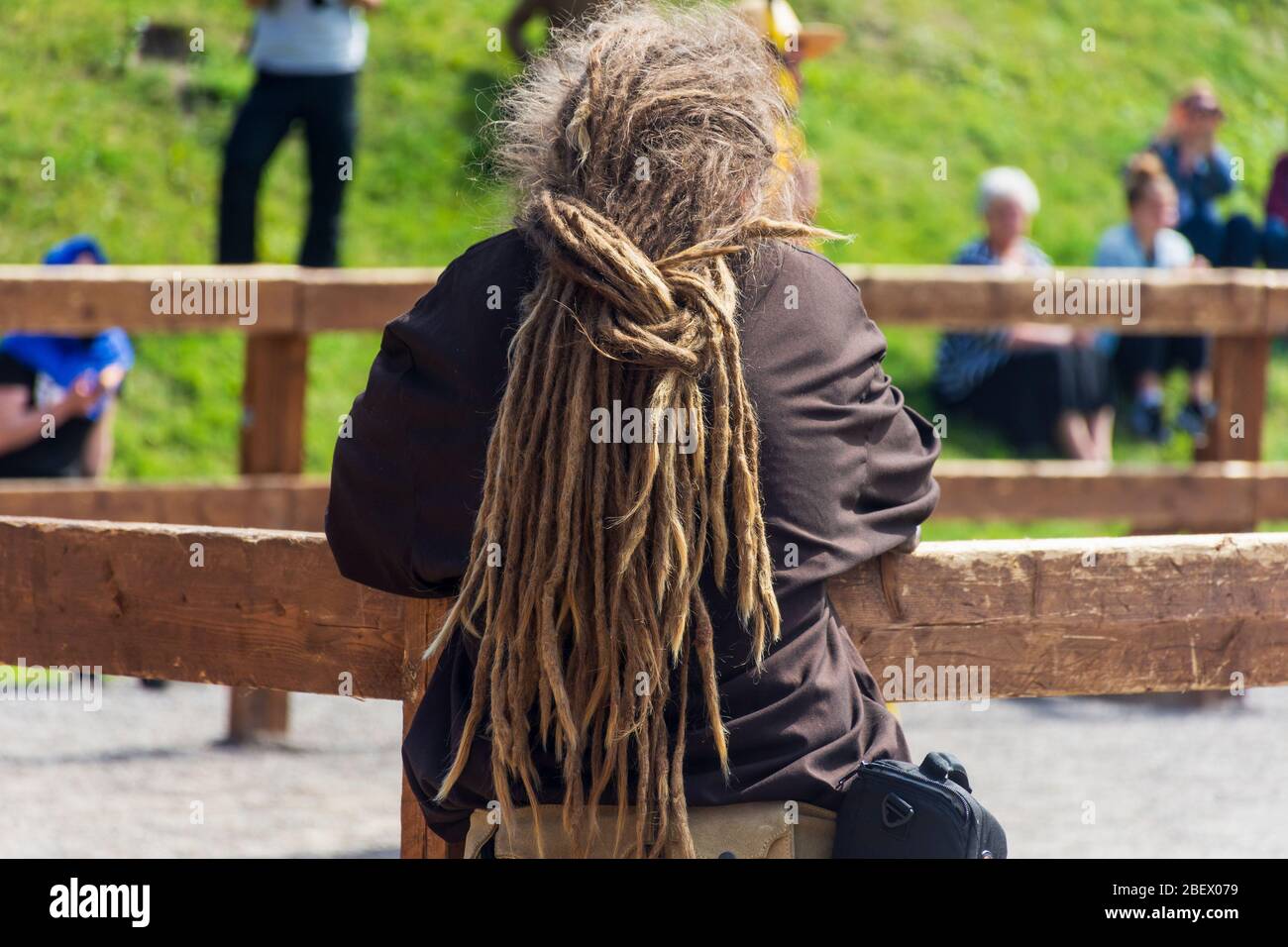 Homme avec des cheveux de Dreadlock rasta à Hämeenlinna Finlande Banque D'Images