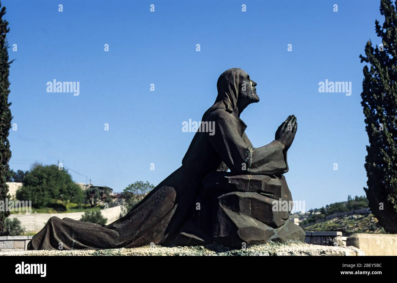 Statue de Jésus-Christ priant à Gethsemane, Mont Ovids Jérusalem, Israël Banque D'Images