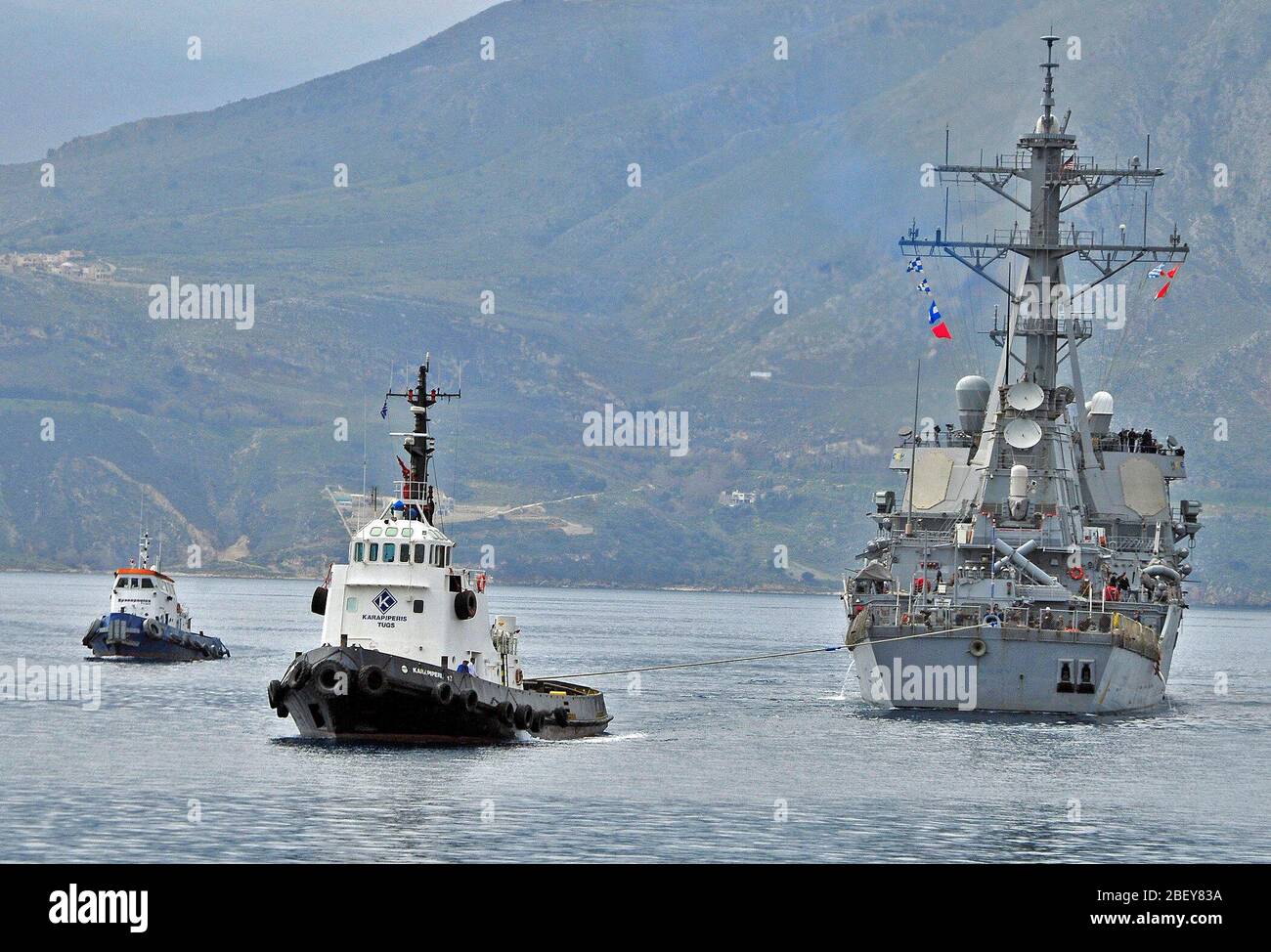 La baie de Souda, la Grèce (8 mars 2013) l'USS missiles de Barry (DDG 52) arrive dans la baie de Souda. Banque D'Images