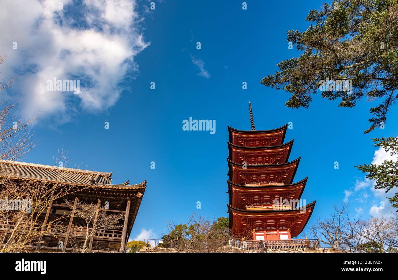 Sanctuaire de Toyokuni (Sjokaku) pagode de cinq étages sur l'île de Miyajima, ville d'Hiroshima, préfecture d'Hiroshima, Japon Banque D'Images