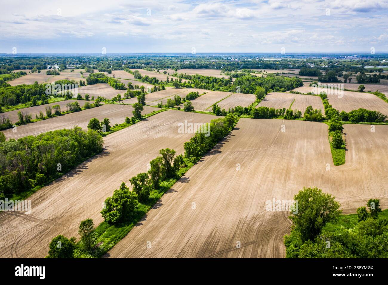 Vue aérienne des terres agricoles rurales le long du fleuve Saint-Laurent Banque D'Images