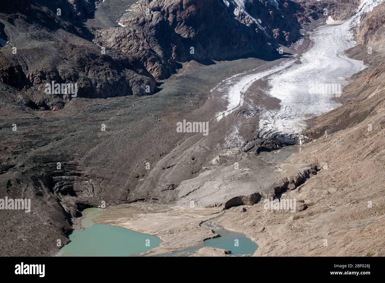 Glocknergruppe massif alpin. Pasterze glacier, moraine. Le lac proglaciaire. Alpes autrichiennes. L'Europe. Banque D'Images