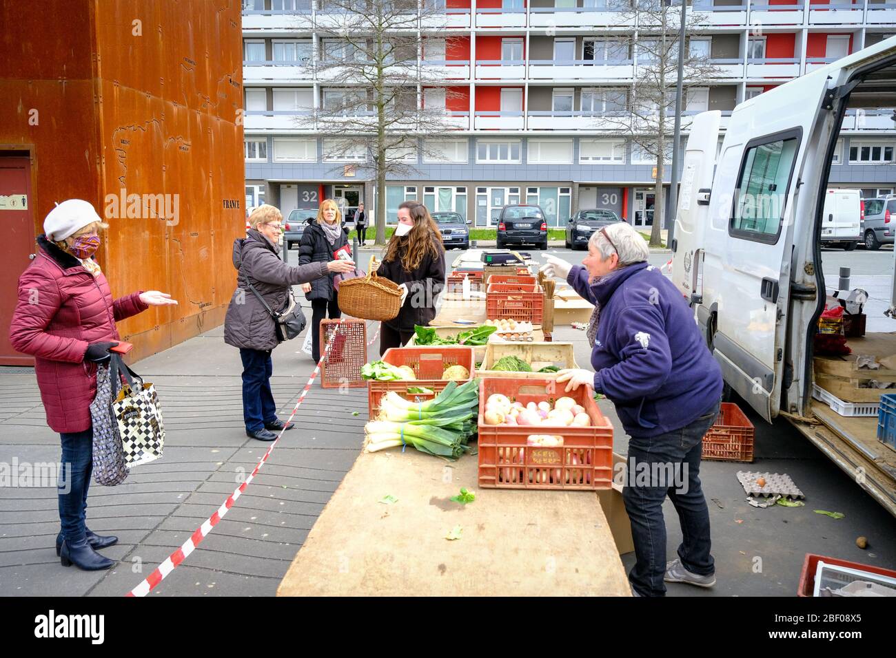 Dieppe (nord de la France) le 2 mars 2020 : éclosion et quarantaine du coronavirus. Marché encore autorisé dans le district de Neuville-ls-Dieppe Banque D'Images