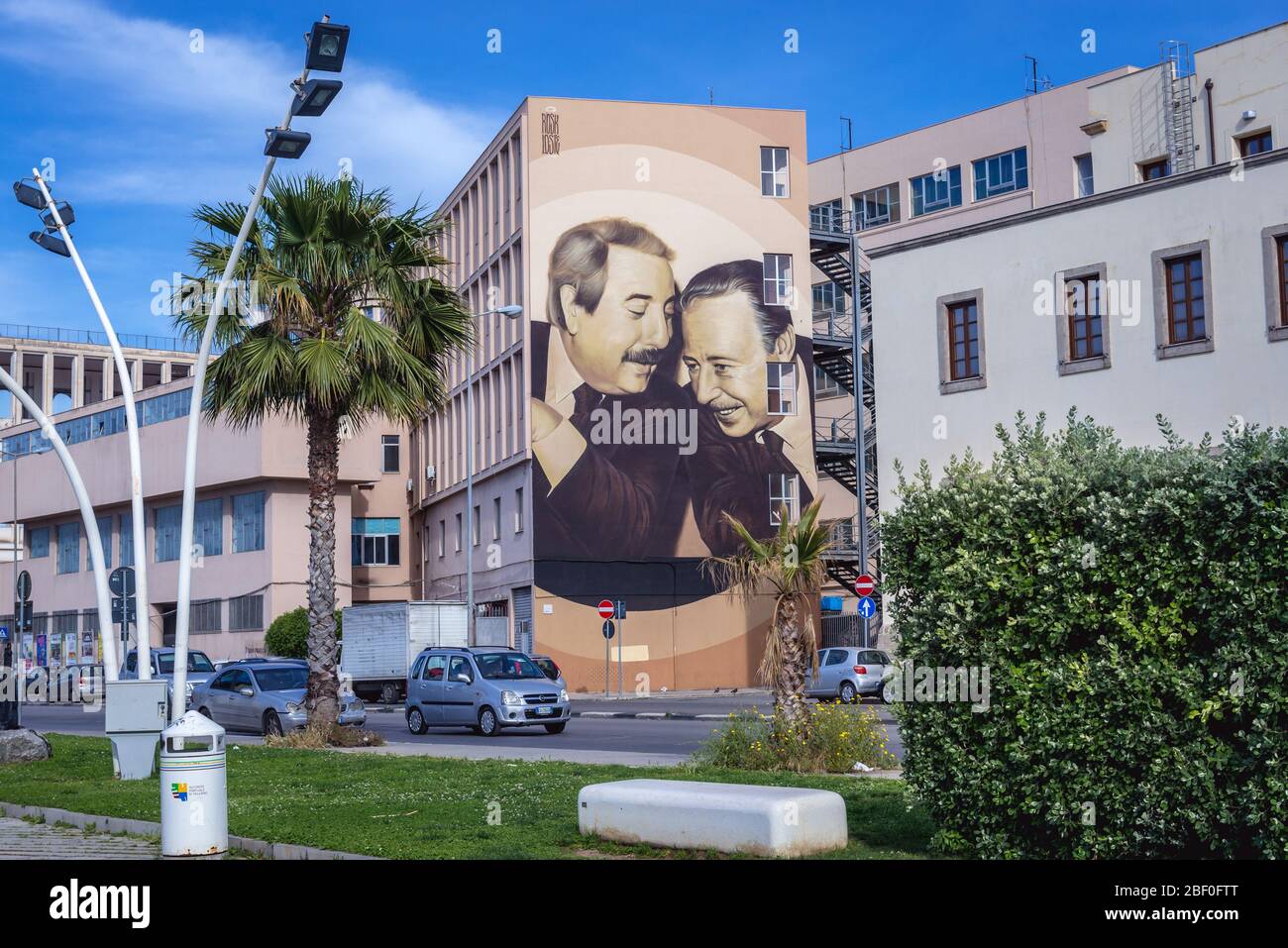 Portraits de Giovanni Falcone et Paolo Borsellino assassinés par la mafia sicilienne dans le port de Palerme ville du sud de l'Italie, capitale de la Sicile Banque D'Images